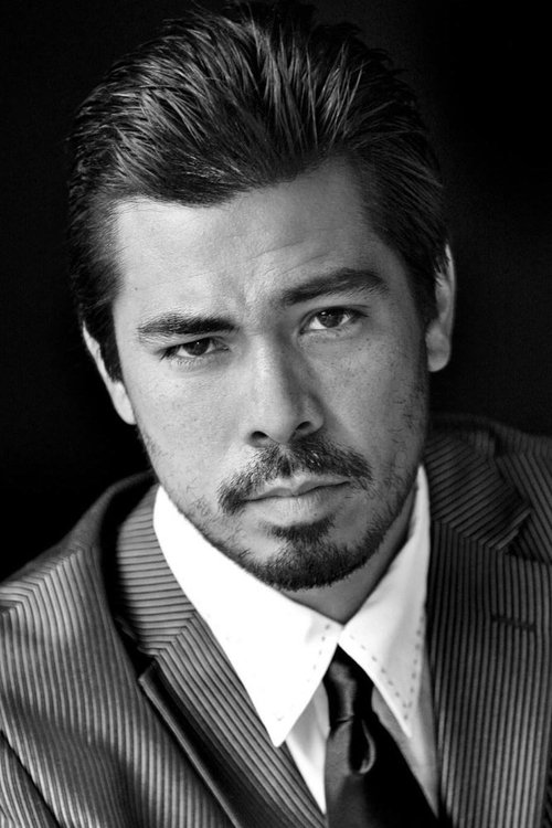 Mario Pérez as Narrator (Spanish)