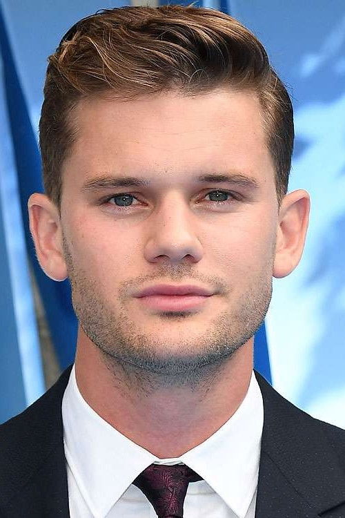 Jeremy Irvine as Billy Tranter