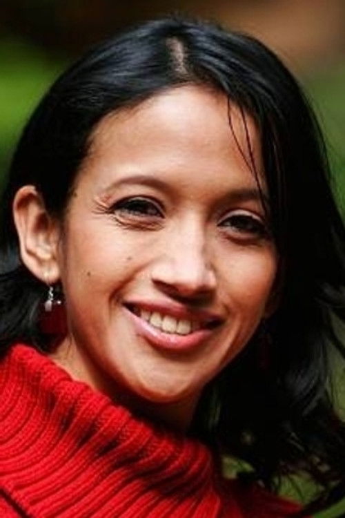 Lilia Mendoza as Silvia