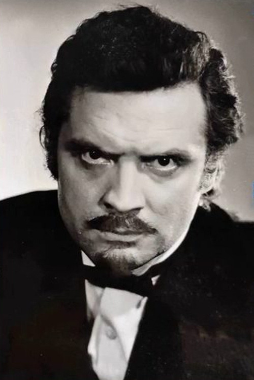 Yuri Kochergov as Семён Бобров