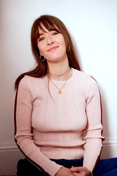 Michelle Lucy as Gina Fox