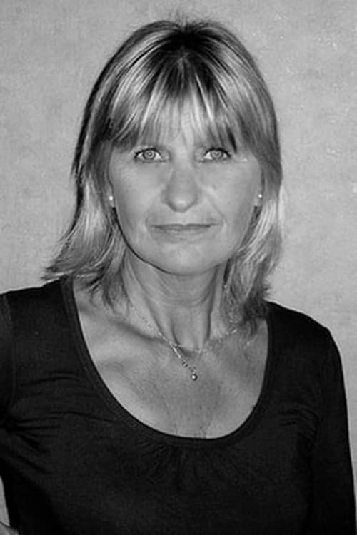 Mirella Pascual as Mom