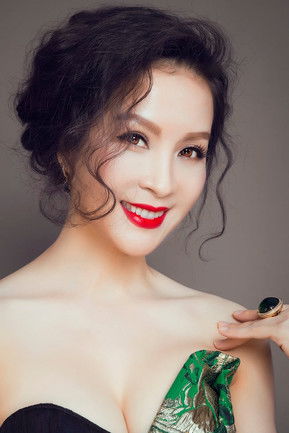 Thanh Mai as Quyên