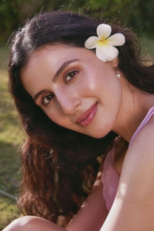 Simar Bhatia as Kiran Kochar