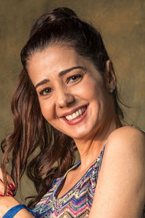 Cristiane Amorim as Vitória