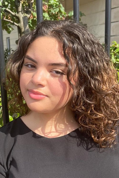 Myriam Hamma as Yasmine