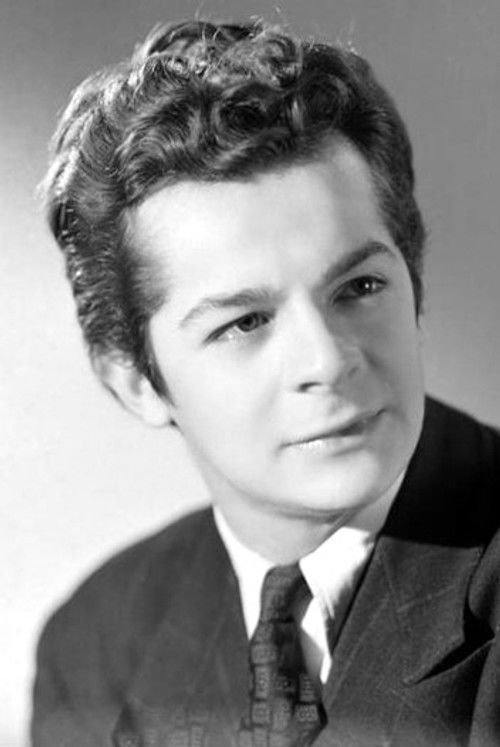 Serge Reggiani as Maurice Faugel