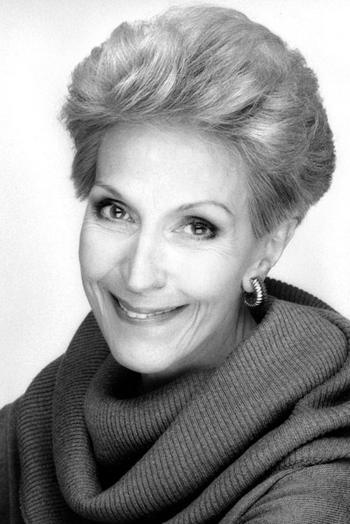 Janine Sutto as Tante