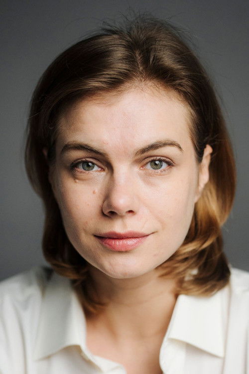 Marina Palii as Roxana