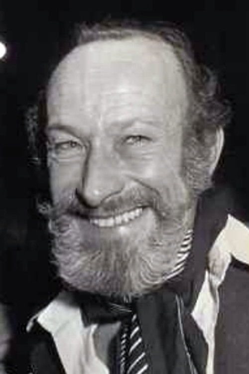 Daniel Dadzu as Le pharmacien