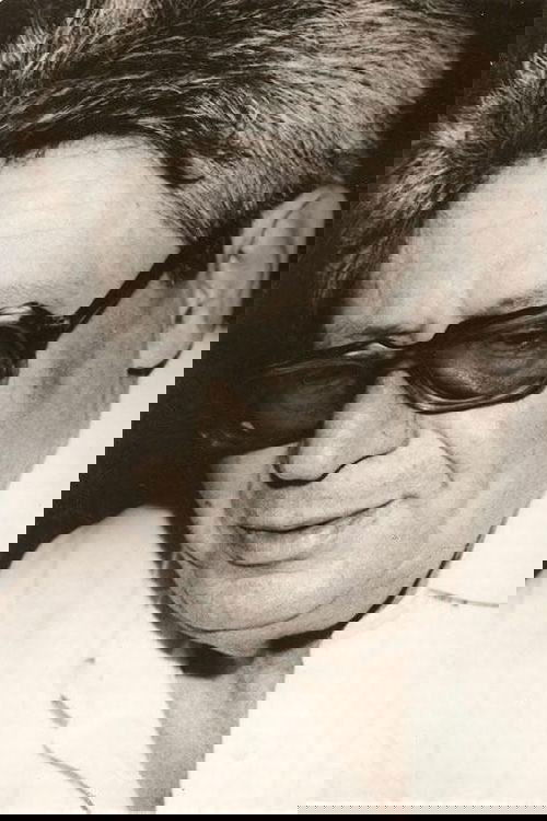 Sandu Sticlaru as Parintele Daniil