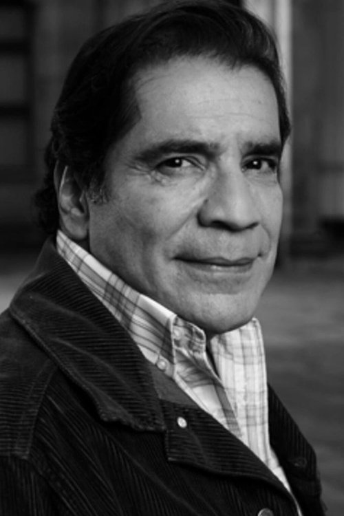 Álvaro Rodríguez as Santos