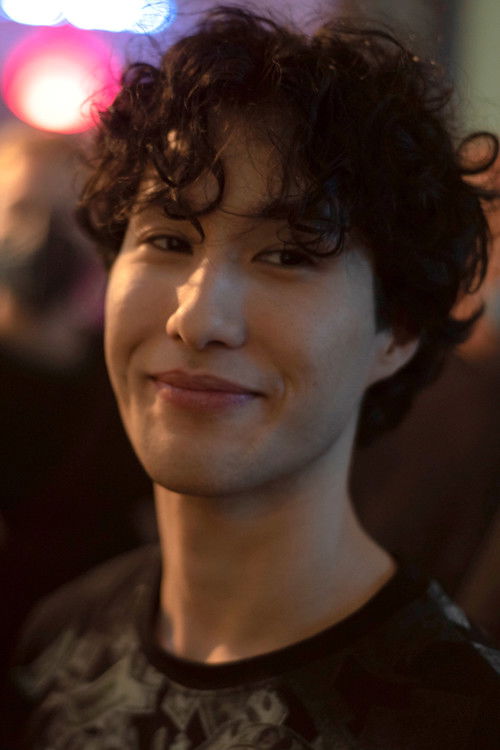 Jun Lancini as Lorenzo Zhang