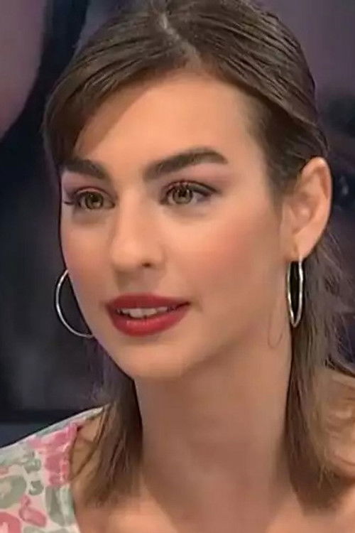 Olga Mihalopoulou as Νεφέλη