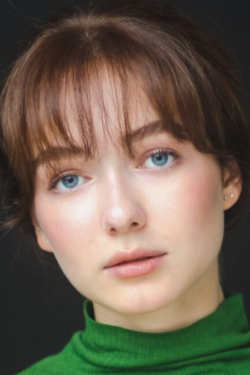 Евдокия Юшкевич as Алиса