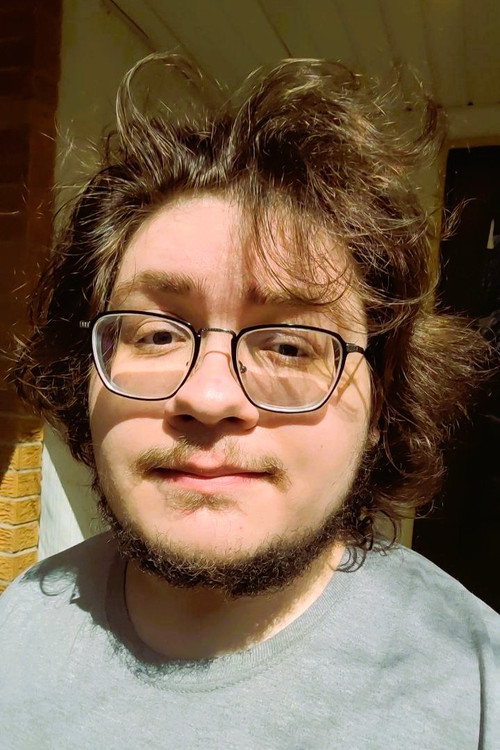 Robert Heidarisafa as Robbie