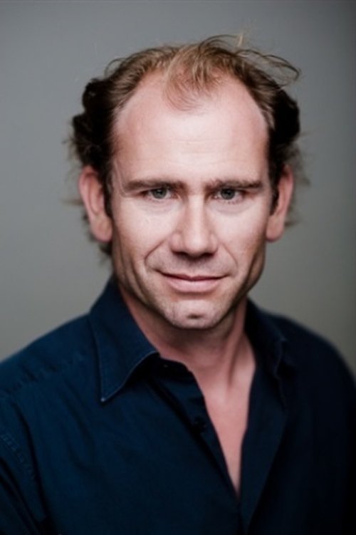 Étienne Fague as Mique, fils du maire