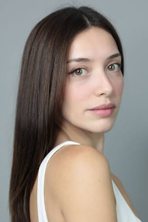 Dilaray Yeşilyaprak as Nuran Taşçı