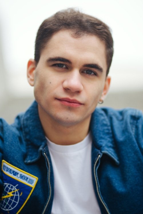 Javier Sesmillo as Hugo Rojo