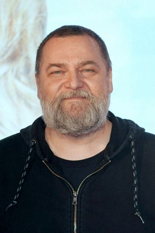 Nikola Pejaković as Momčilo Medaković