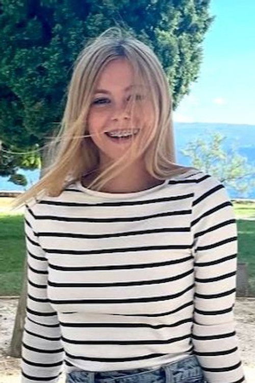 Lamija Salihović as Esma Mrsić