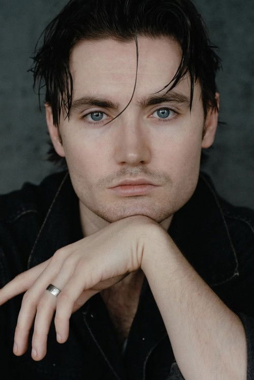 Spencer MacPherson as Xavier Baxter