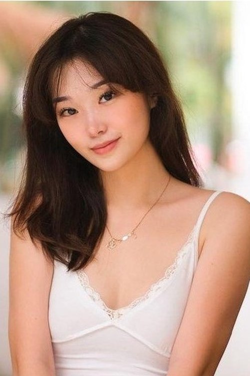 Livy Renata as Aurora Calista