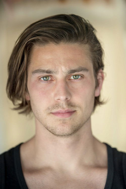 Chas Laughlin as Julius' Guy