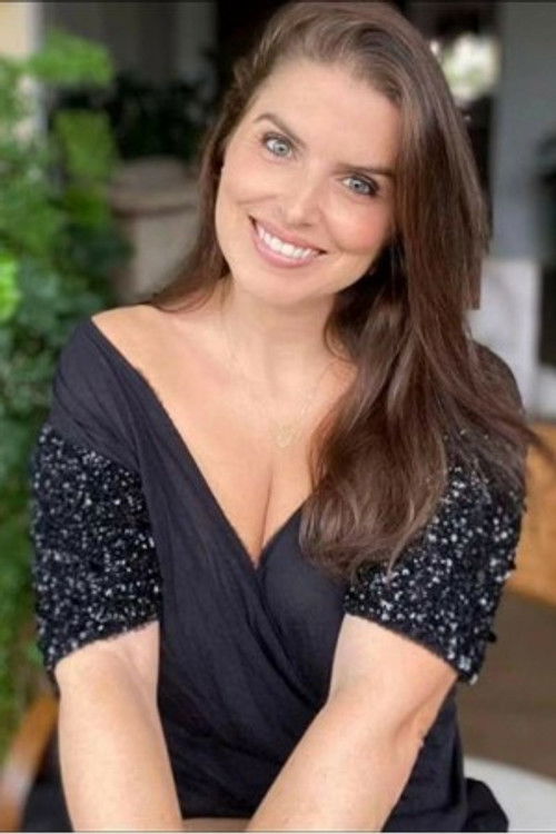 Roberta Teixeira as Amiyah