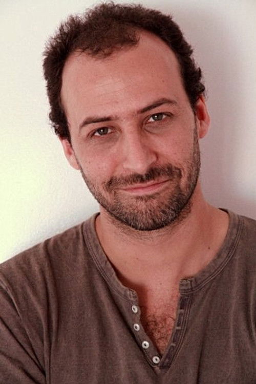 Demian Sabini as Alberto