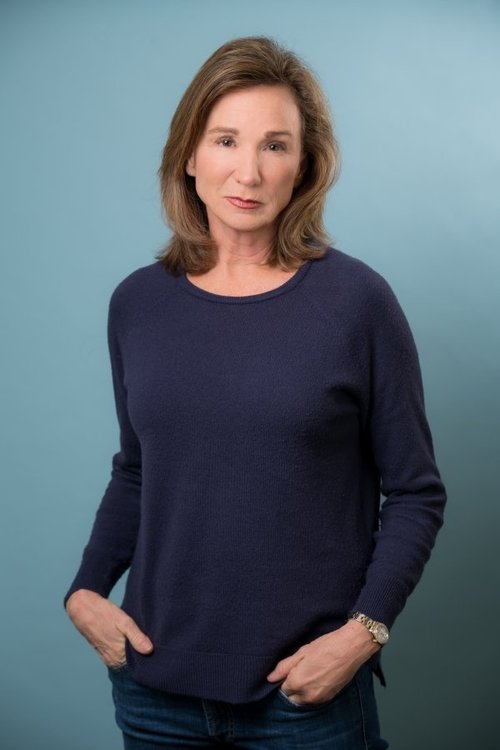 Stacy Rabon as Middle Age Woman