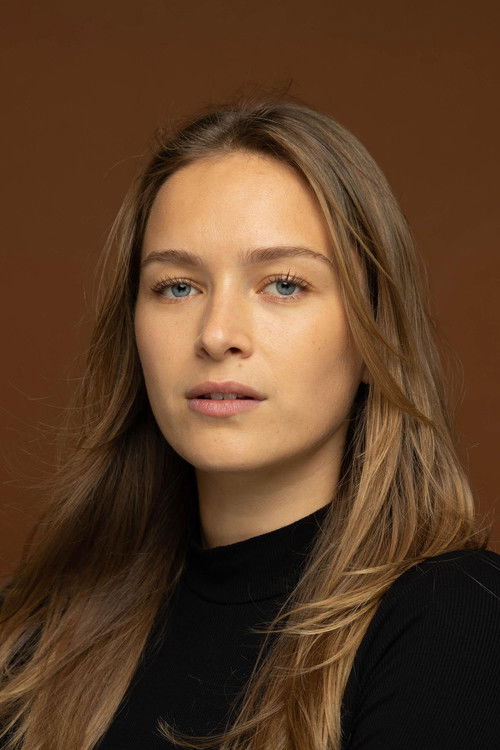 Olivia Sawyer as Applicant