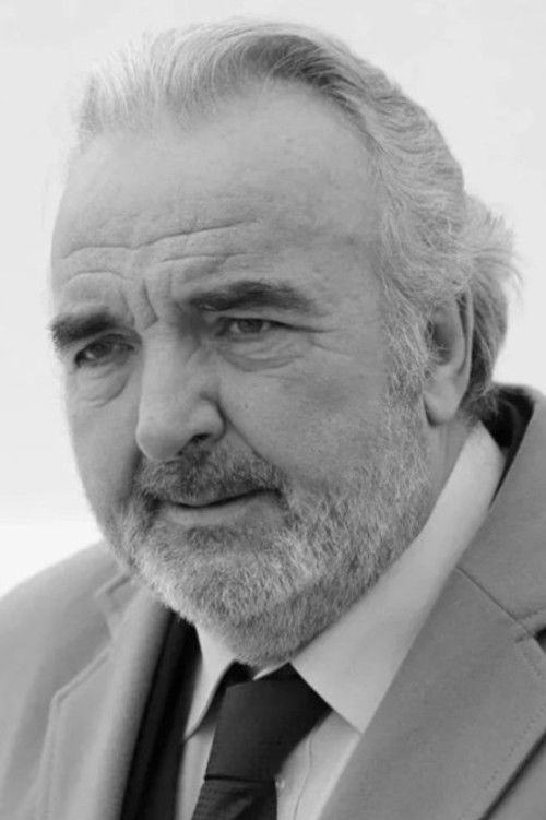 Michel van Dousselaere as Roger De Kee