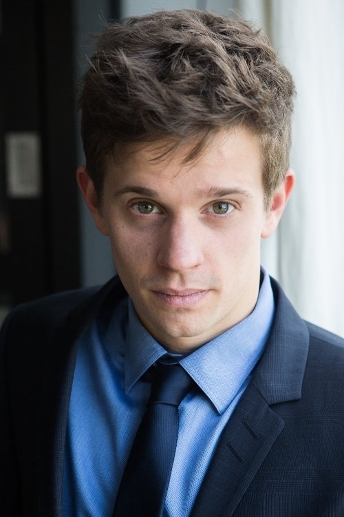 Jérémie Petrus as Julien