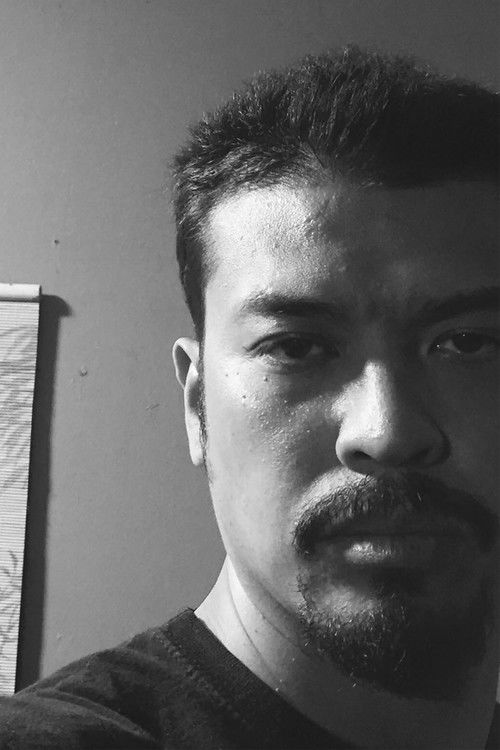 Cholo Escaño as Gil