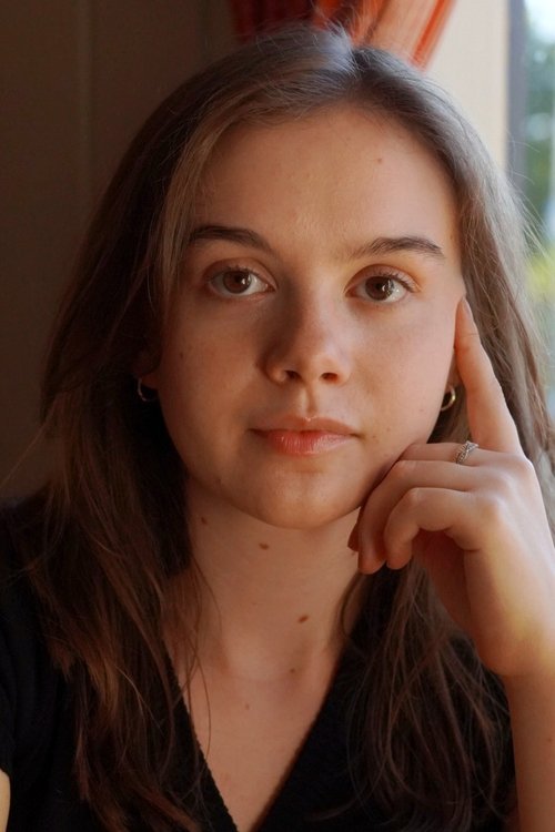 Sydney Brumfield as Amy