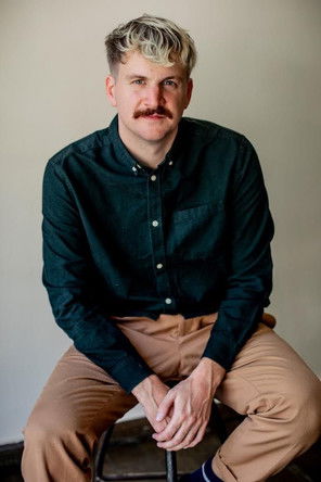 Gaston Stabiszewski as Documentarian