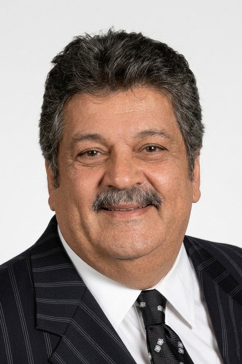 Osman Yağmurdereli as Osman