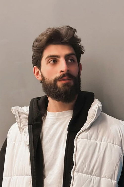 Davit Beybutyan as Soldado