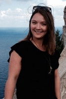 Victoria Frenz as Momo (voice)