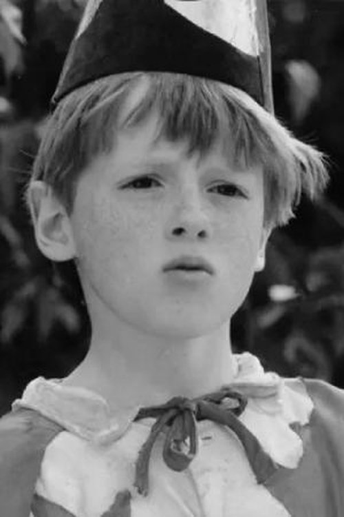 Mads Bugge Andersen as Buster