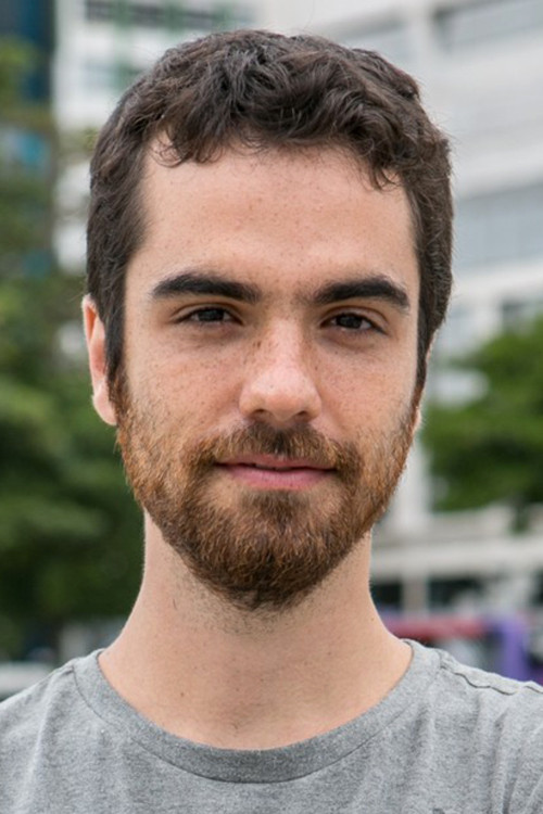 Bernardo Marinho as Raphael