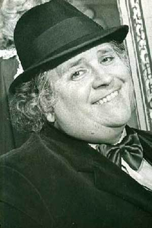 Eduardo Bergara Leumann as Cameo