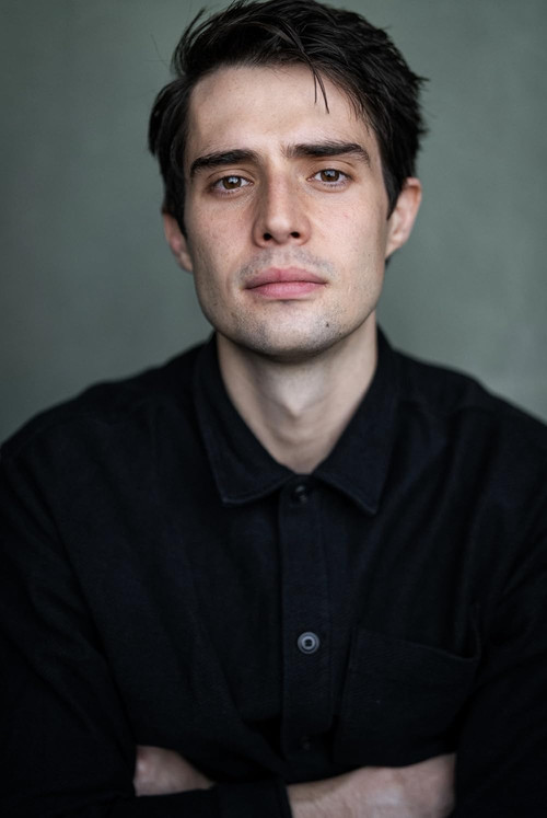 Ben Taylor as Neil Wade