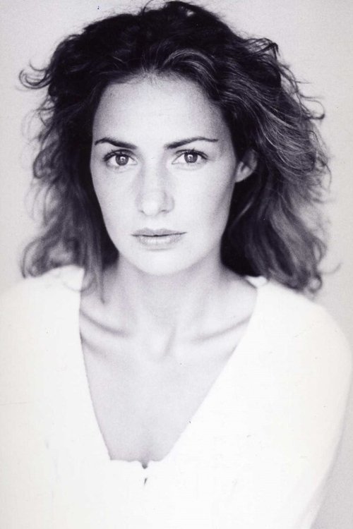 Anaïs Gilbert as Elsa