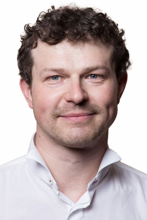 Petr Pěknic as Guard