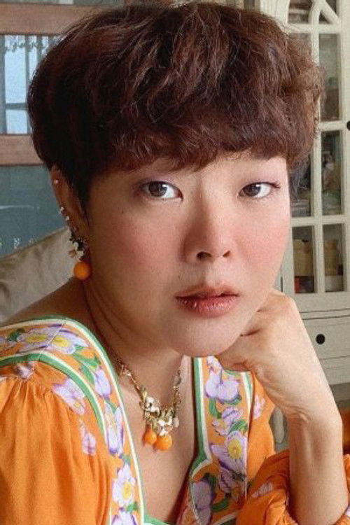 Kanyarat Tiyapornchai as