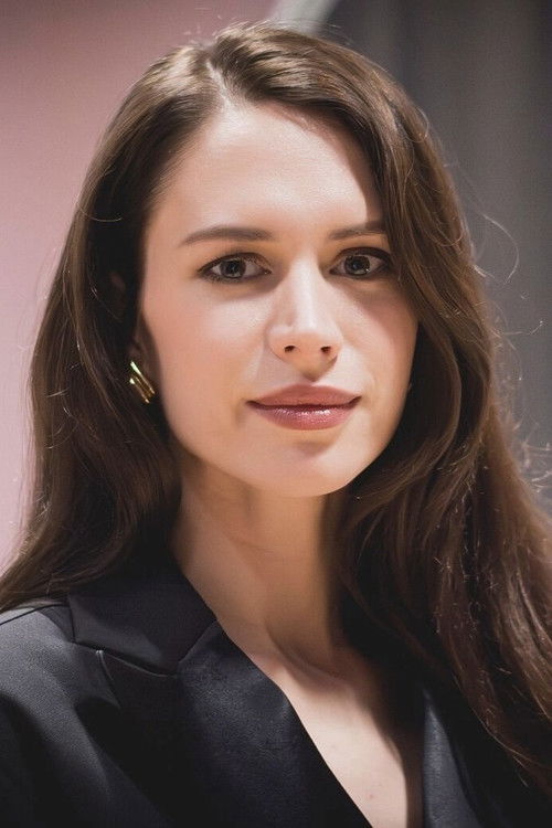 Diana Pozharskaya as Vera