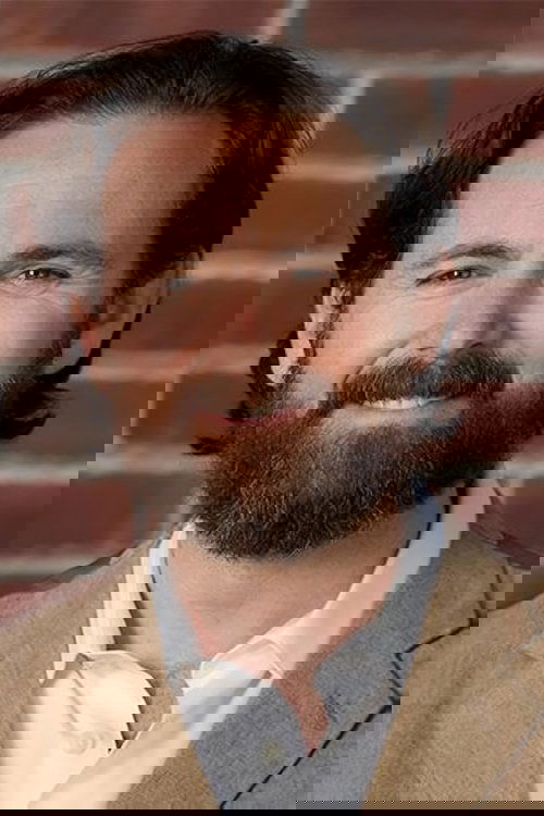 Miklos Perlus as Sean Finley