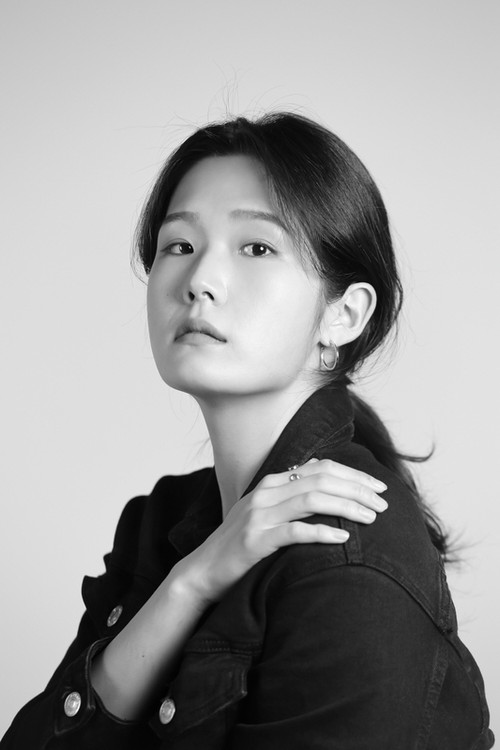 Yoon Hyeon-kyeong as Mi-ra